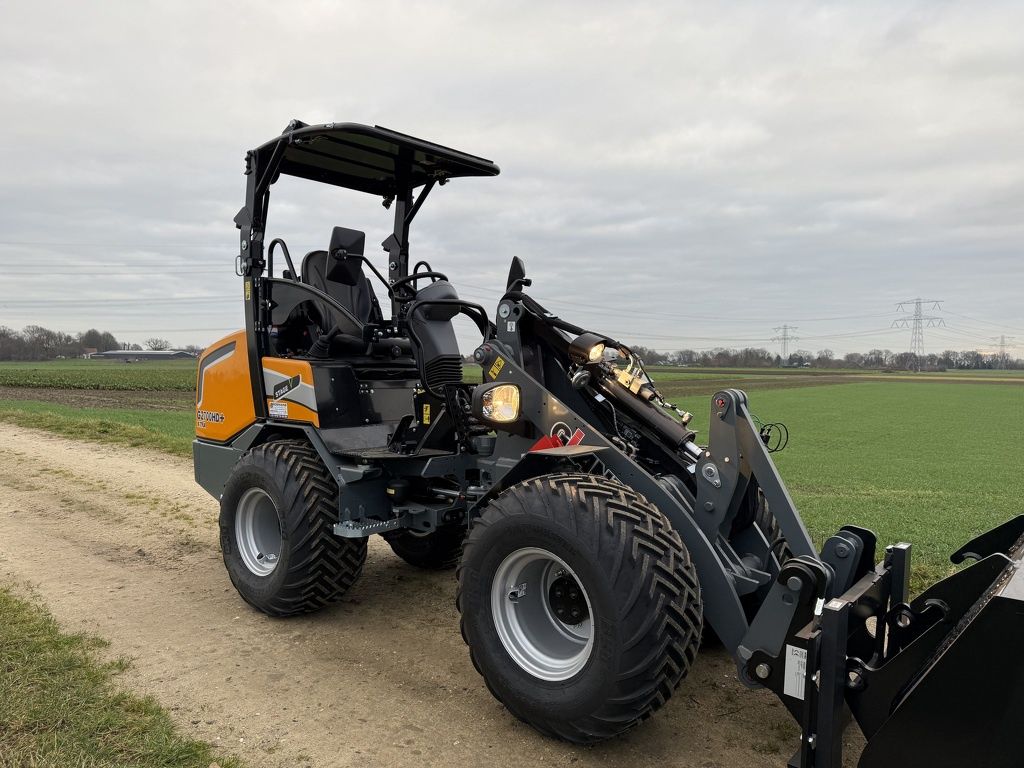 Giant G2700 X-TRA HD+ minishovel 2025 incl bak en vorken!