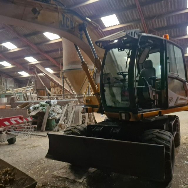 JCB js 145w