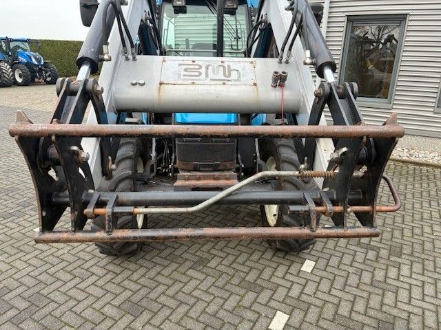 New Holland TS 100