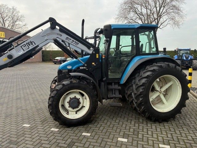 New Holland TS 100