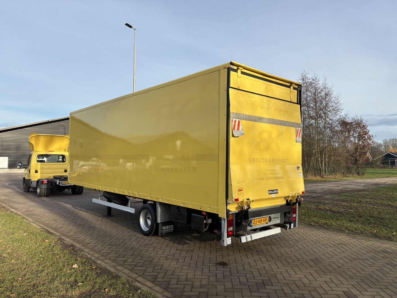Be oplegger 7.5 TON GESLOTEN VELDHUIZEN met laadklep 1500 kg