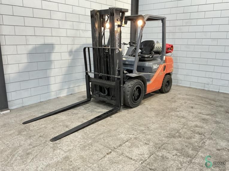 Gabelstapler LPG Toyota 02-8 FGJF 35 2007