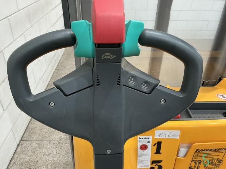 Stackers Electric Jungheinrich EJC 112 2016