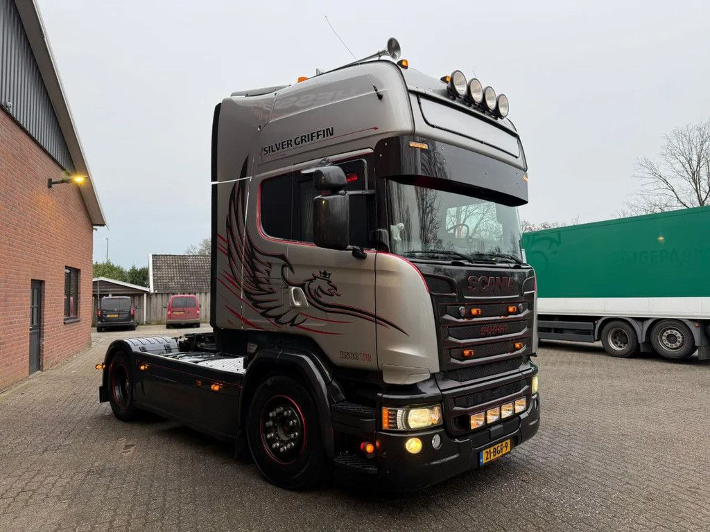 Scania R580 V8 Silver Griffin 033/100 Original NL, Full air