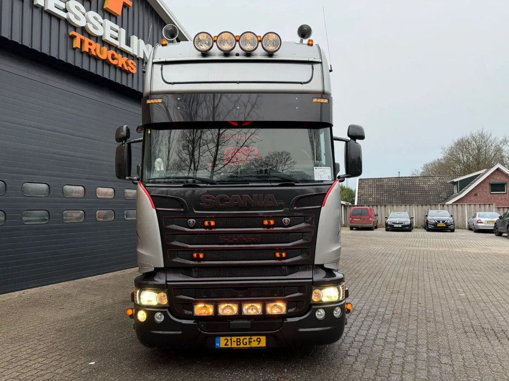 Scania R580 V8 Silver Griffin 033/100 Original NL, Full air