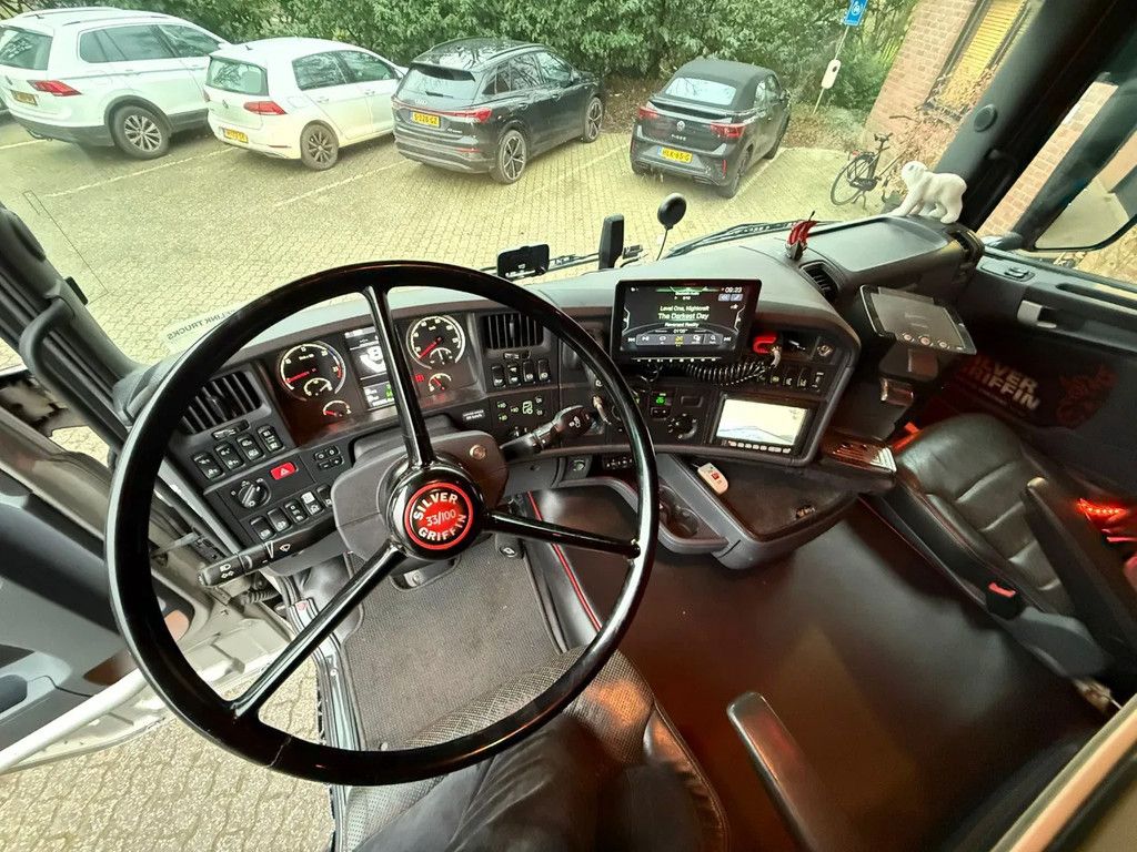 Scania R580 V8 Silver Griffin 033/100 Original NL, Full air