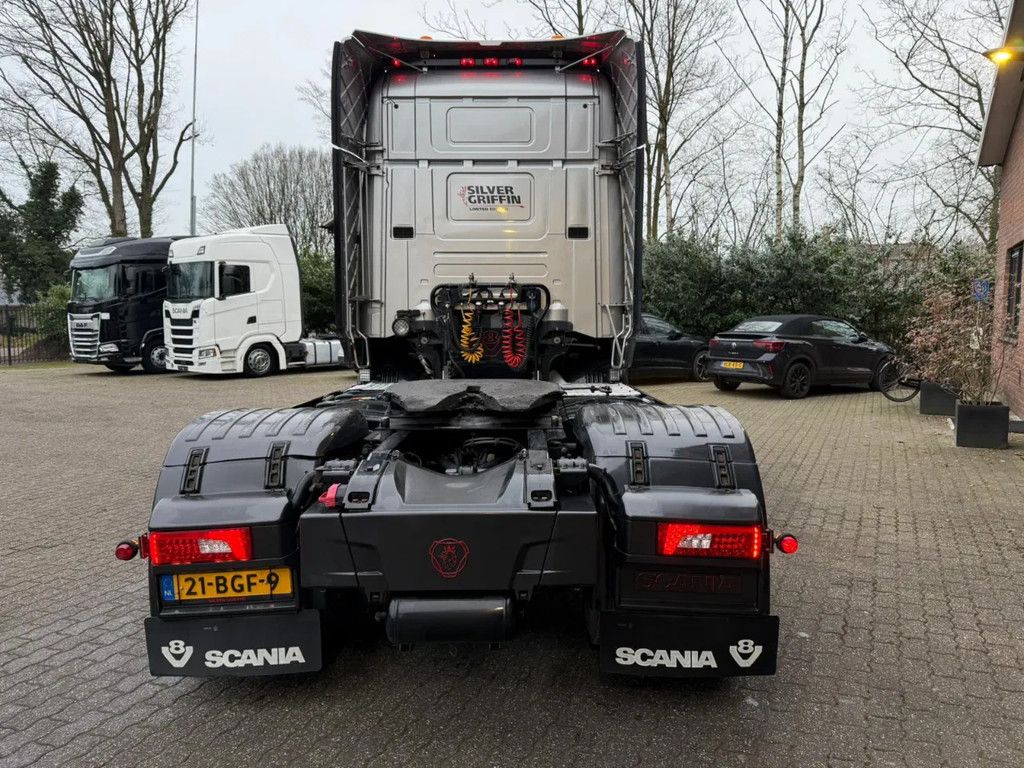 Scania R580 V8 Silver Griffin 033/100 Original NL, Full air