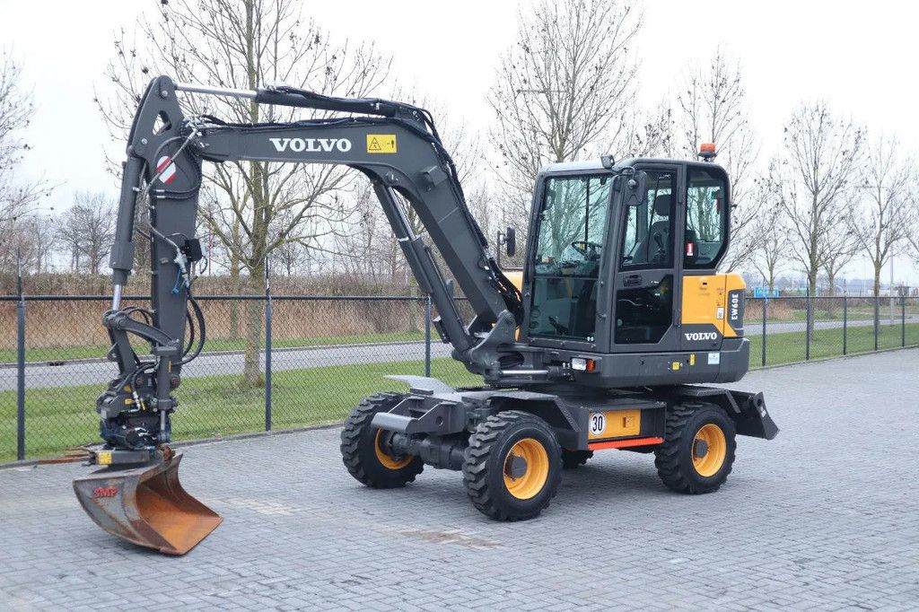 Volvo EW60E | DEMO | 30 KM/H | ROTOTILT + GRIPPER | BUCKET