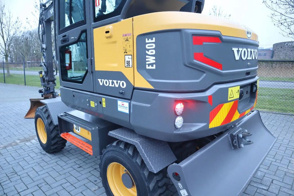 Volvo EW60E | DEMO | 30 KM/H | ROTOTILT + GRIPPER | BUCKET