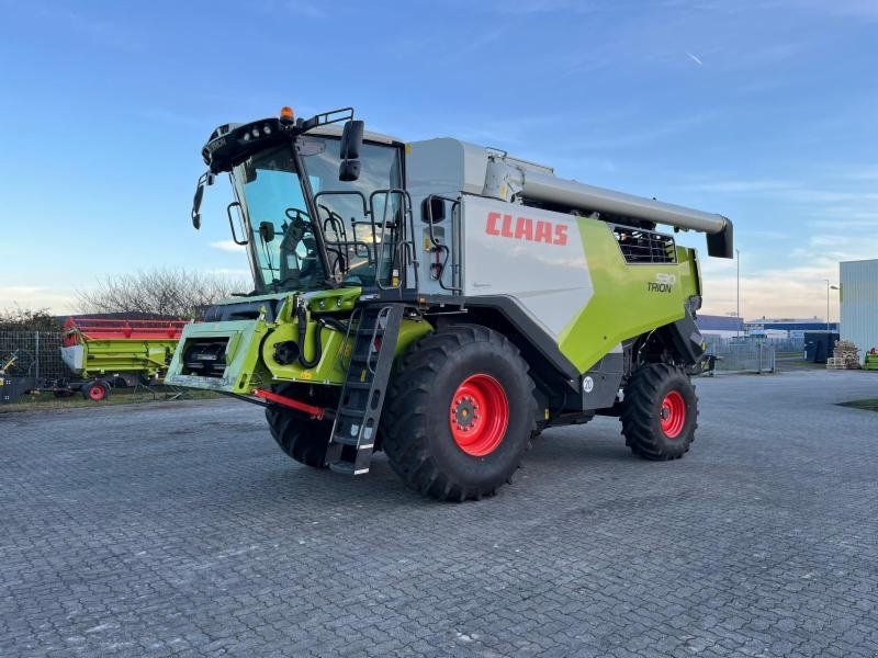 Claas TRION 530