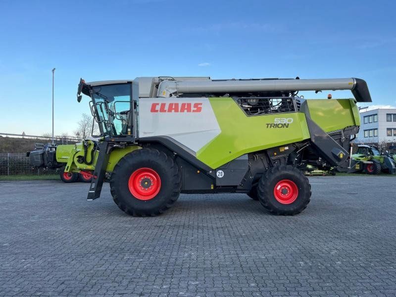 Claas TRION 530