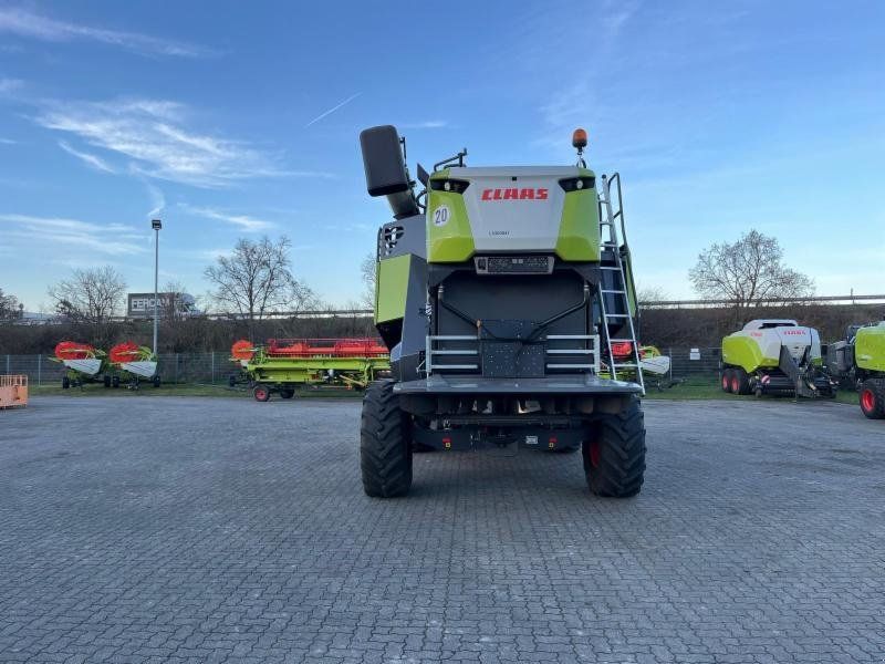 Claas TRION 530