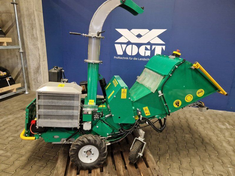 HS 140MR PRO Holzhäcksler /Holzhacker mit Dieselmotor und Radantrie