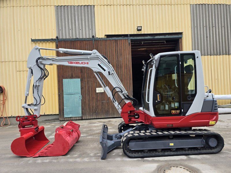 Takeuchi TB250
