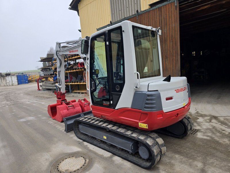 Takeuchi TB250