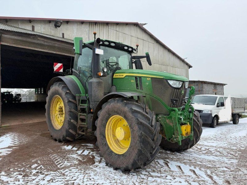 John Deere 6R 250