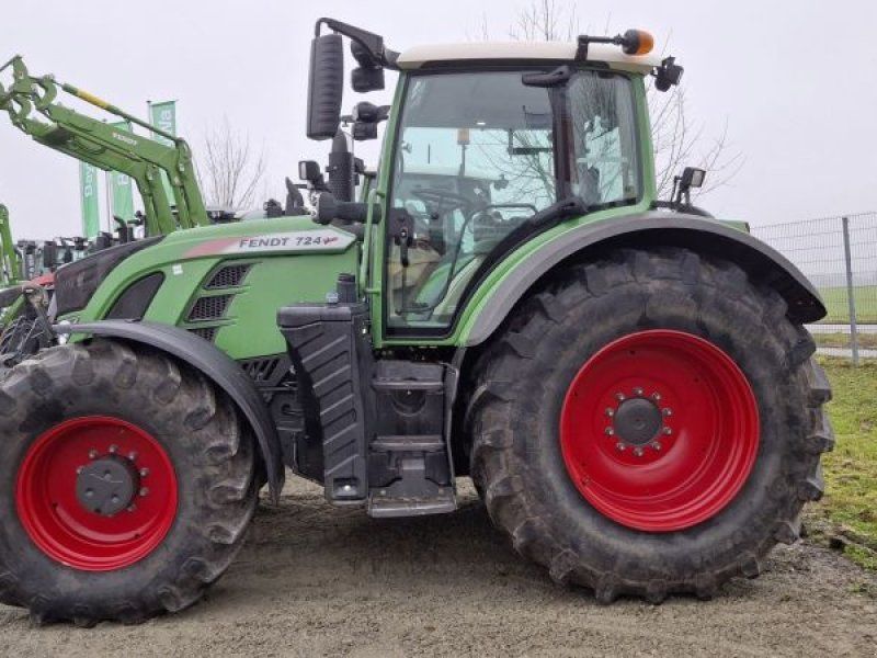 Fendt 724 VARIO S4 PROFI PLUS
