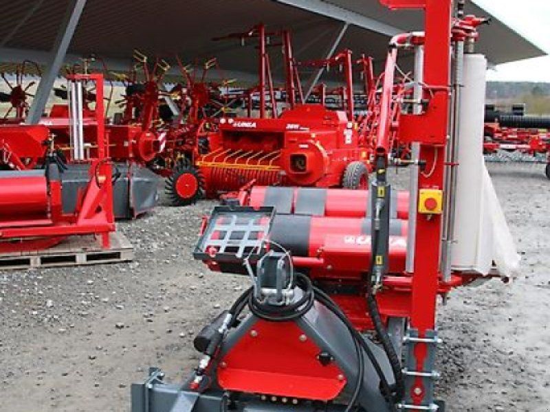 Unia FALA E Rundballen-Wickelgerät