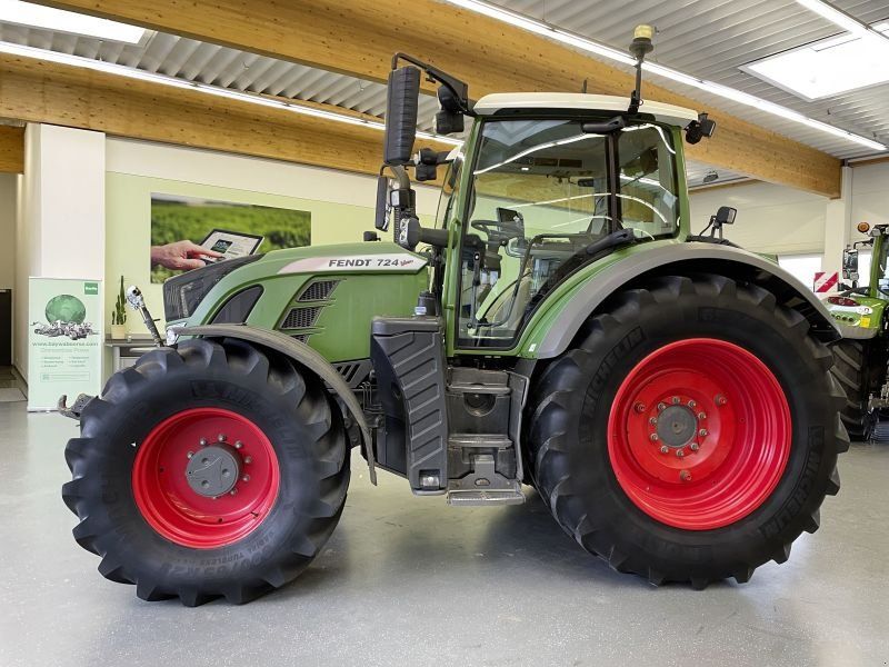 Fendt 724 VARIO S4 PROFI PLUS