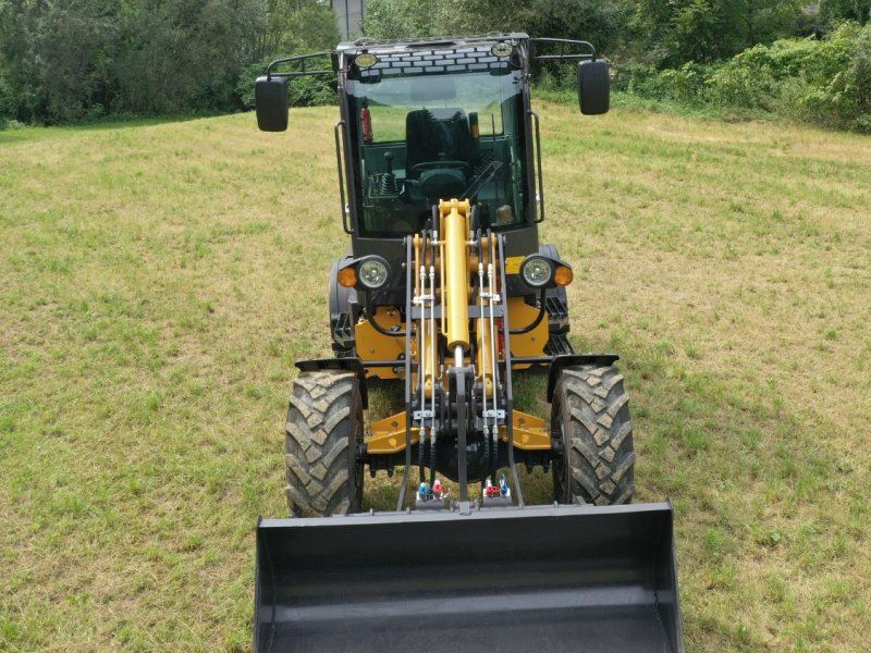 Schieder /Hoflader 812 mit beheizter Komfortkabine