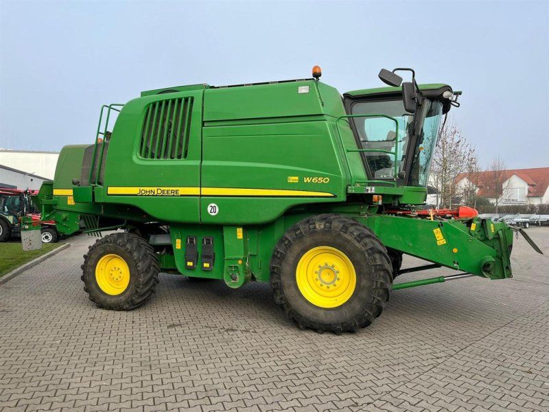John Deere W650