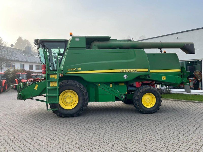 John Deere W650