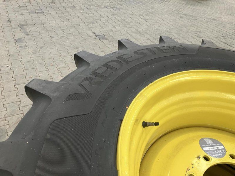 Vredestein 540/65R30