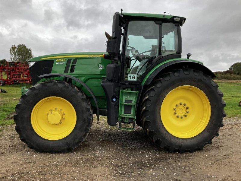 John Deere 6230R