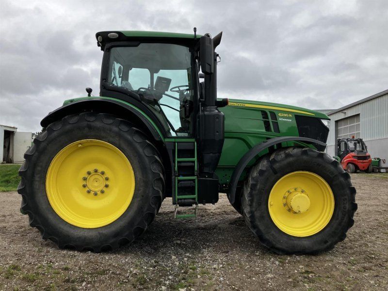 John Deere 6230R