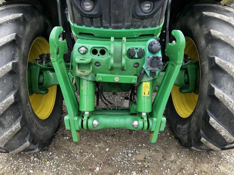 John Deere 6230R
