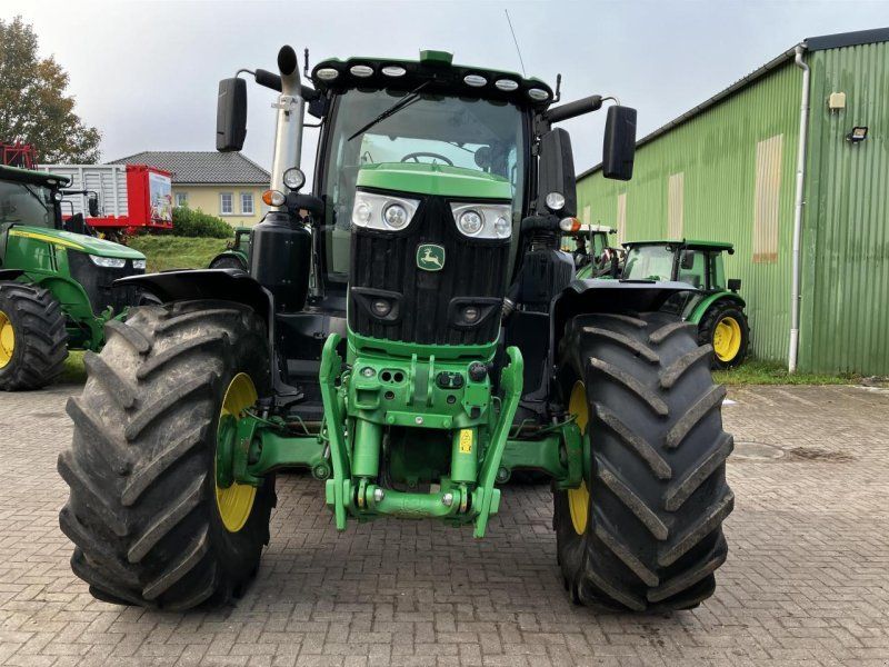 John Deere 6230R