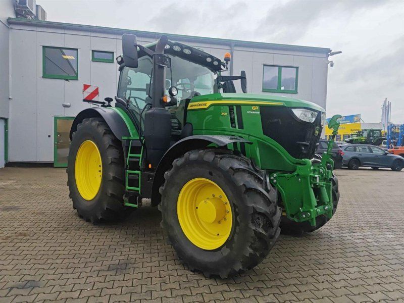 John Deere 6R 250