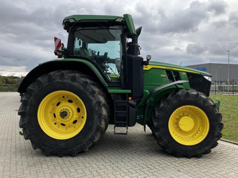 John Deere 7R 330