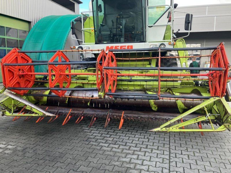 Claas Dominator 218 Mega