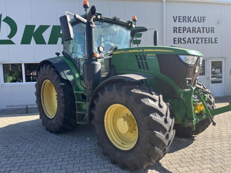 John Deere 6215R