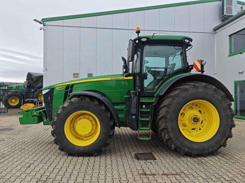 John Deere 8370R