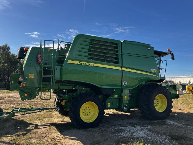 John Deere T660i