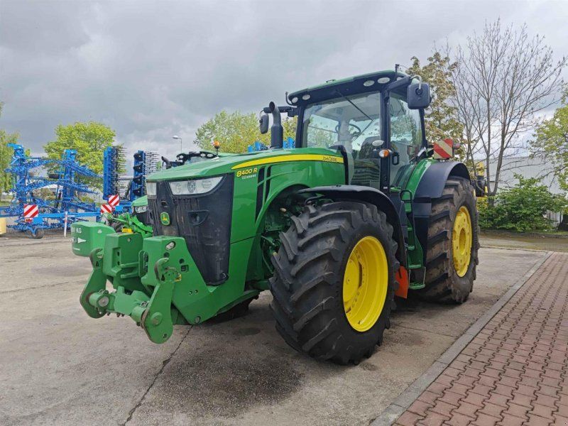 John Deere 8400R