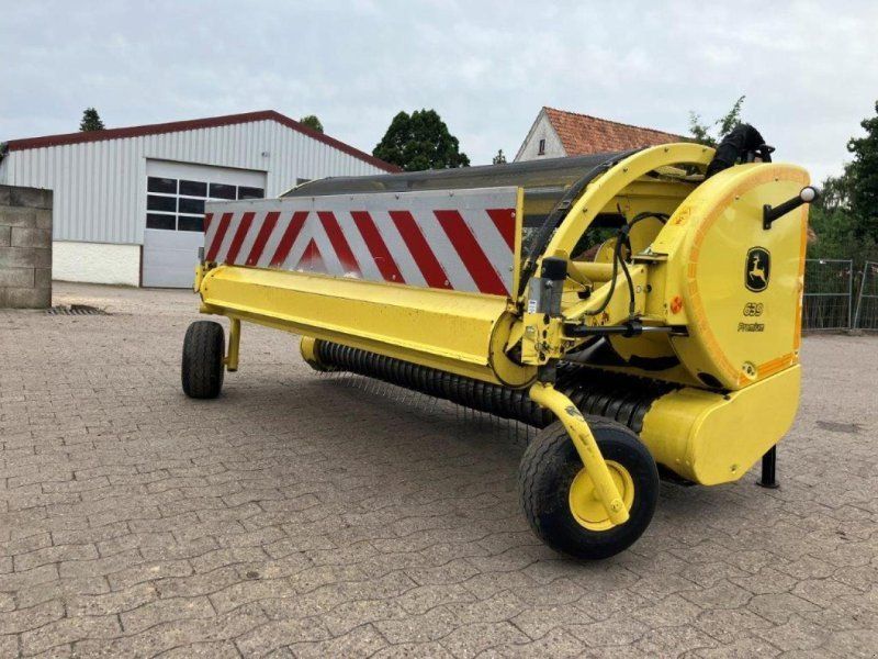 John Deere 639