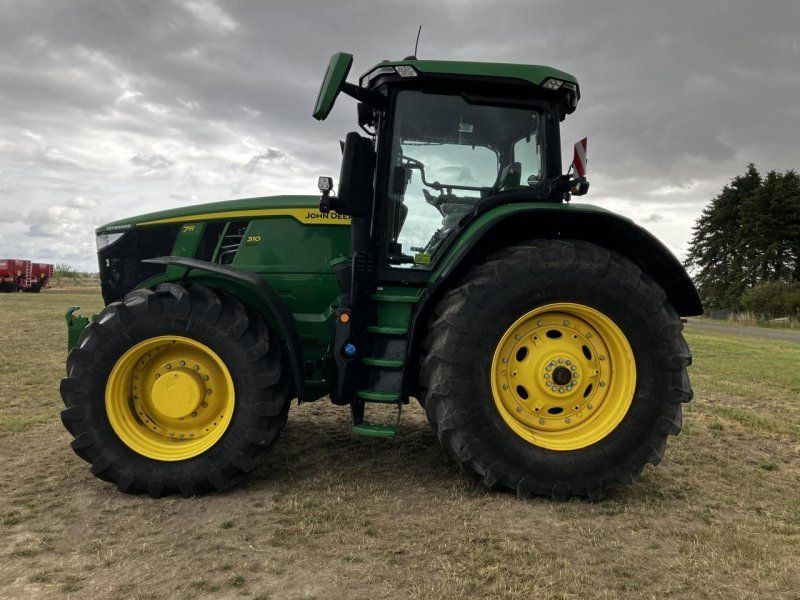 John Deere 7R 310