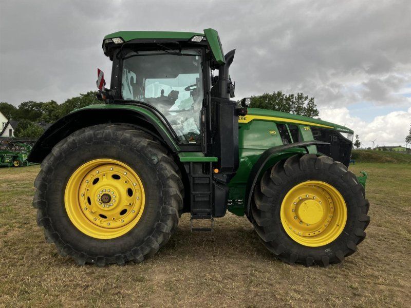 John Deere 7R 310