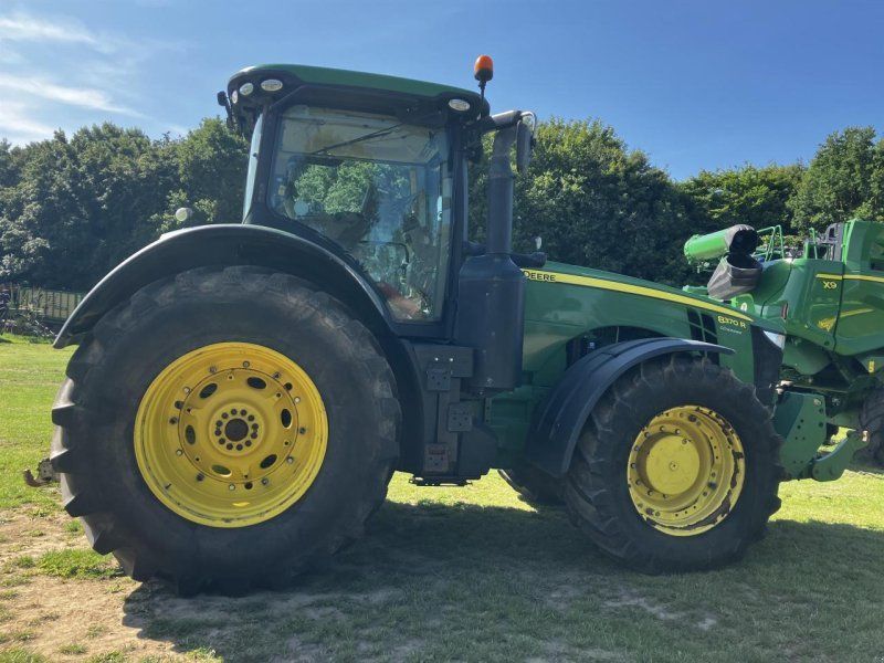John Deere 8370R