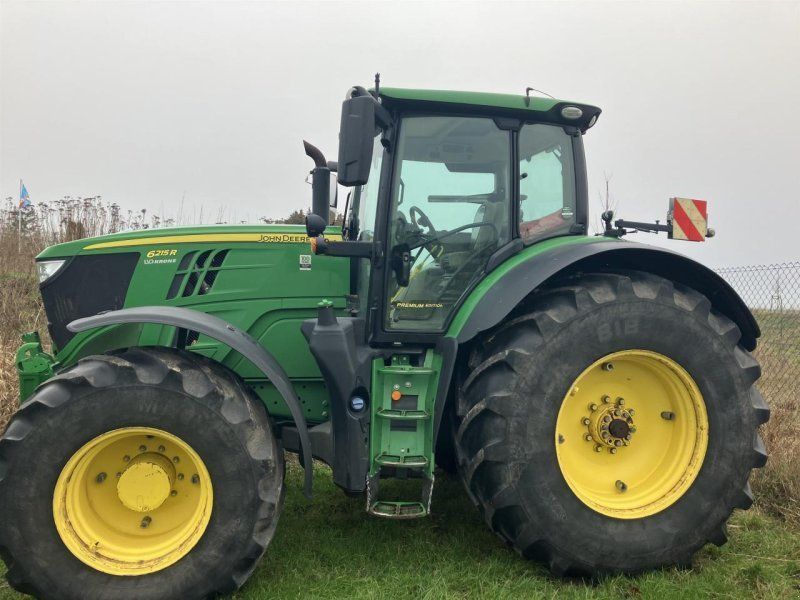 John Deere 6215R