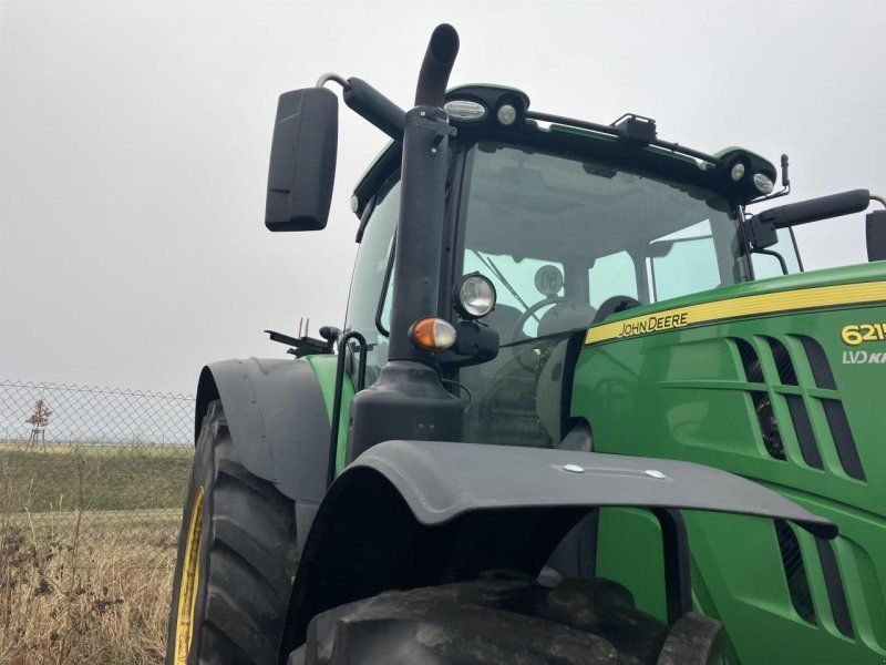 John Deere 6215R