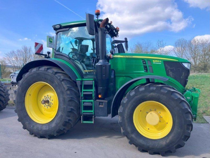 John Deere 6250R