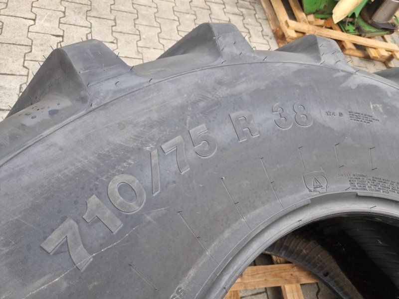 Vredestein 710/75R38