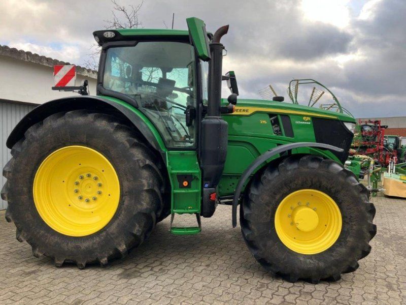 John Deere 6R 215