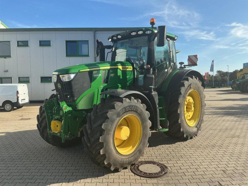 John Deere 6R 250