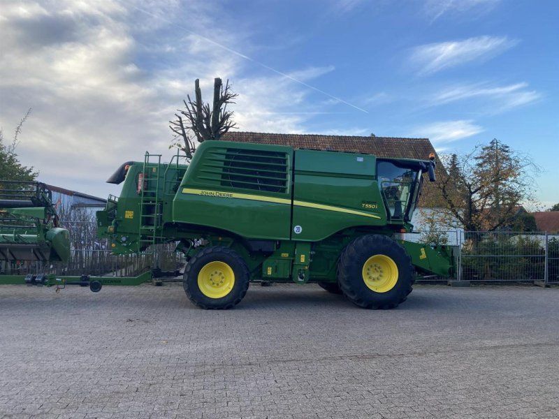 John Deere T550