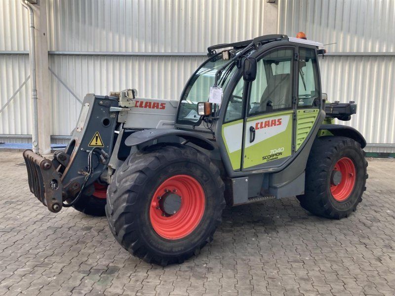 Claas Scorpion 7040